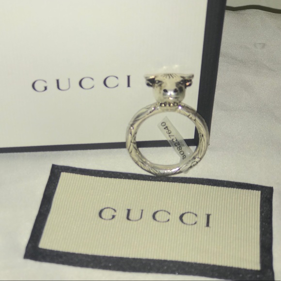 gucci bull ring